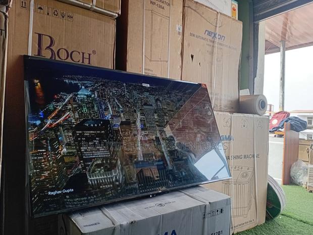 Quality and Comfort Combined – 55-Inch Smart Tv
TCL Colossal · Photo 1
