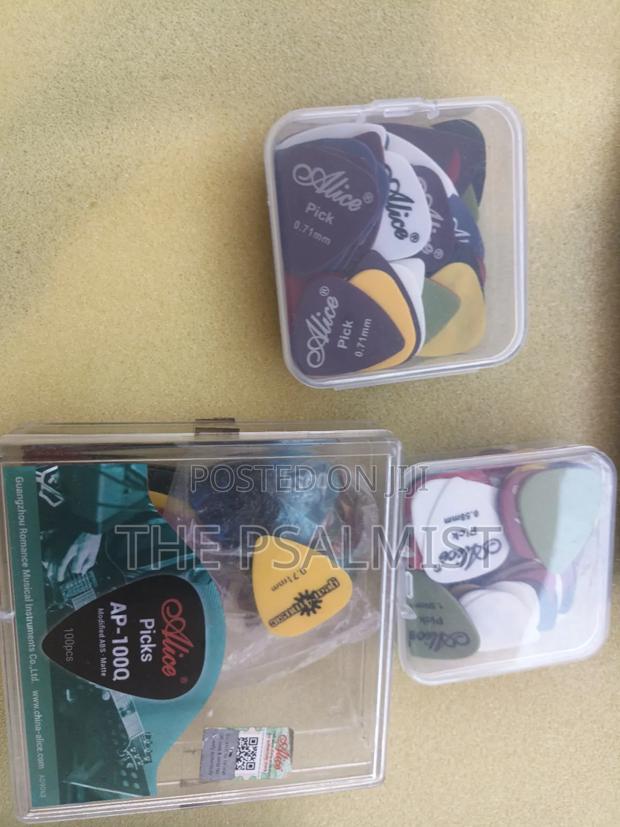 Strings, Bow, Bridge,Rosin, Pick, Capo,.Straps; Tuners,Pitch Pipe Etc · Photo 7