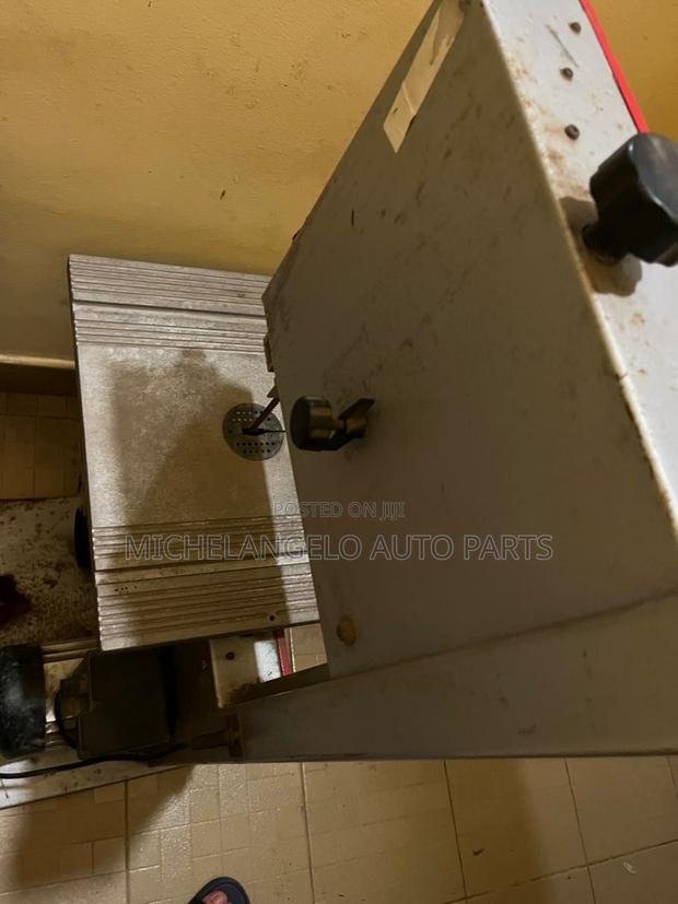 Cutting Machine · Photo 3