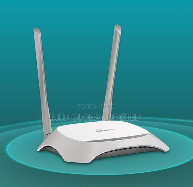Tp-link 300mps Provides Separate Access For Guests · Photo 1