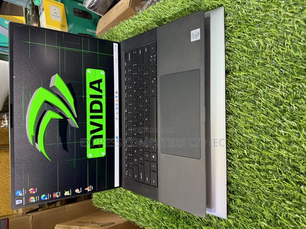 Laptop Dell Precision 5550 32GB Intel Core I7 SSD 512GB · Photo 1
