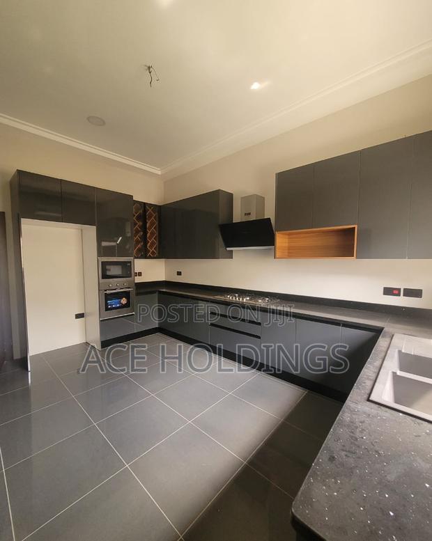 4bdrm House in Lakeside for sale · Photo 5