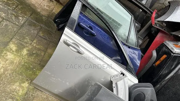 Toyota Crown 2020 Doors Sets Available · Photo 1