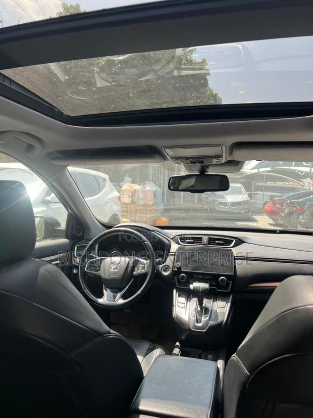 Honda CR-V Touring AWD 2018 Blue · Photo 4