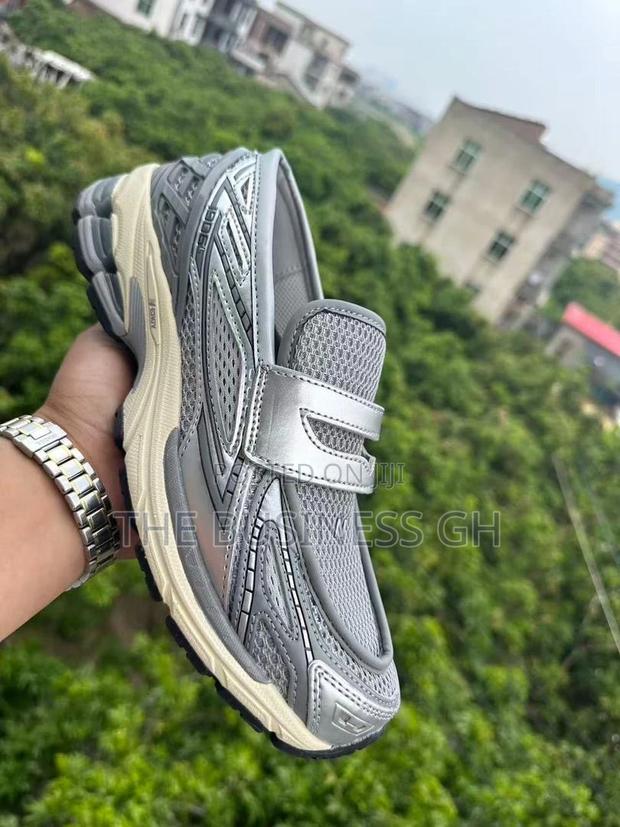 New Balance 1906l Loafers · Photo 1
