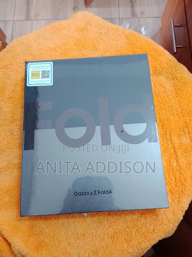 New Samsung Galaxy Z Fold4 256 GB Black · Photo 2