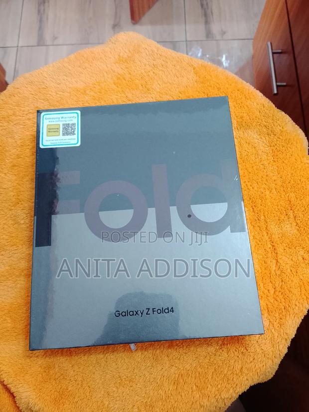 New Samsung Galaxy Z Fold4 256 GB Black · Photo 3