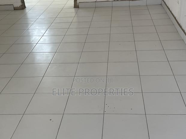 Newly Built Shop for Rent in Comm.25 Tema 4rent · Photo 5