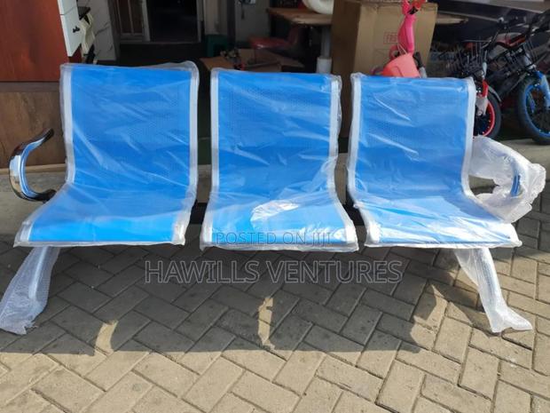 Three in One Waiting Chair · Photo 2