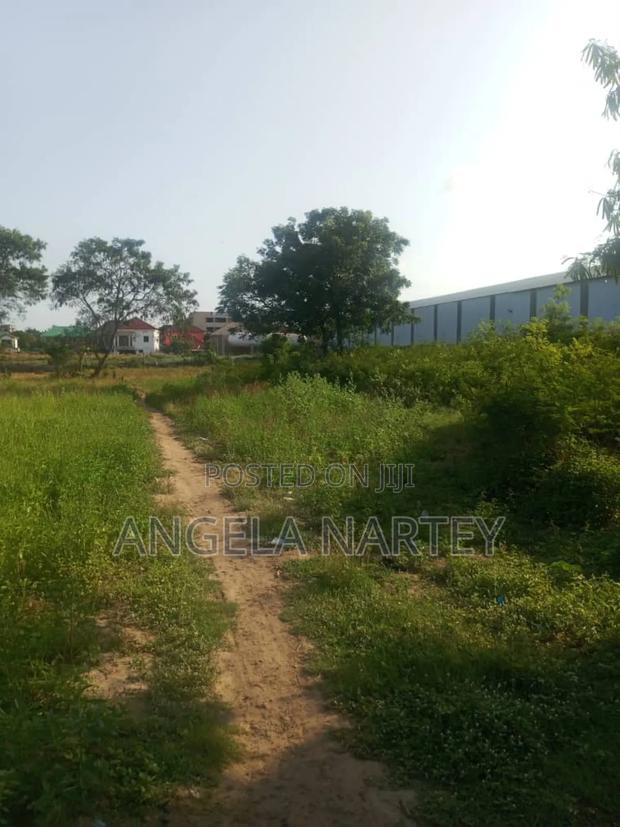 Registered Two Acre Land by the Motor Way · Photo 1