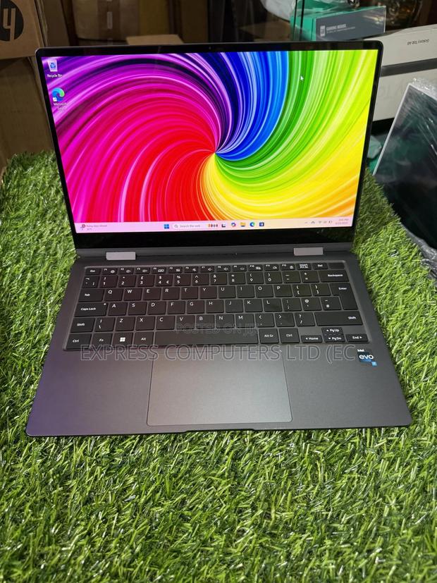 Laptop Samsung Galaxy Book4 16GB Intel Core I7 SSD 512GB · Photo 3