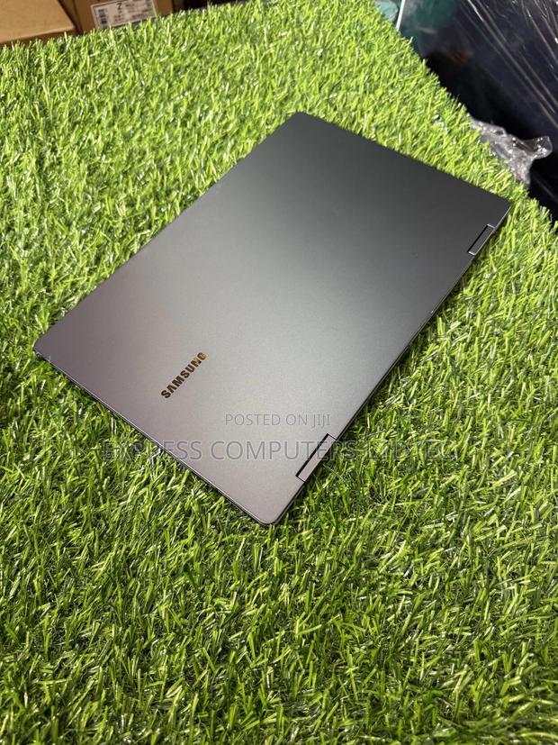 Laptop Samsung Galaxy Book4 16GB Intel Core I7 SSD 512GB · Photo 5
