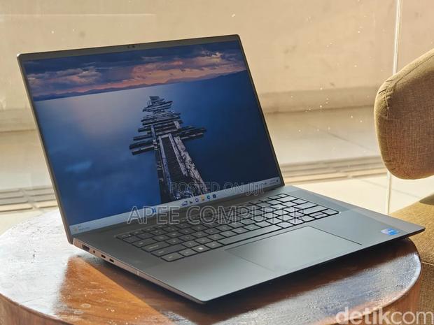 Laptop Dell Precision 5680 64GB Intel Core i9 SSD 2T · Photo 1