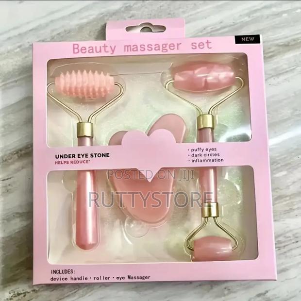 Jade Roller Facial Massager 3 In 1 · Photo 1