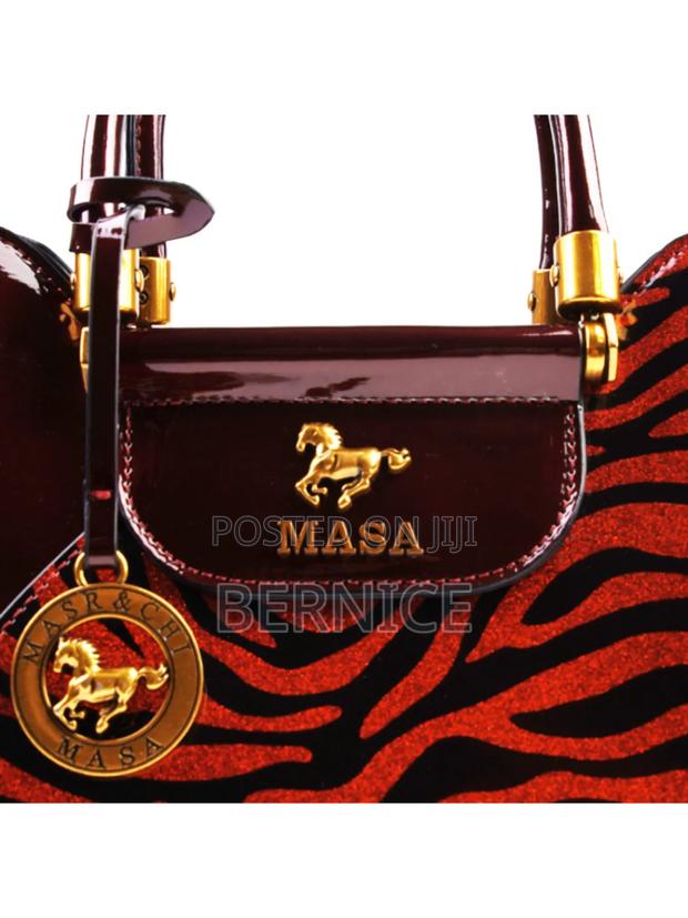 Masa Luxury Handbag – Bold Stylish Design · Photo 4