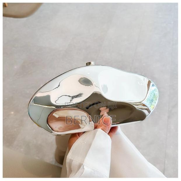 Beautiful Clutch Bag · Photo 3