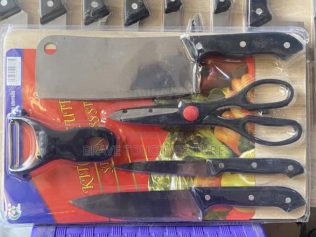 Knife Set + Chopping Board · Photo 1