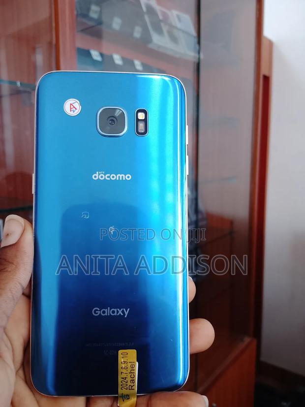 Samsung Galaxy S7 edge 128 GB Blue · Photo 2