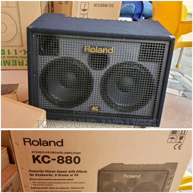 Roland Kc-880 - 320w 2x12" Keyboard Combo · Photo 1