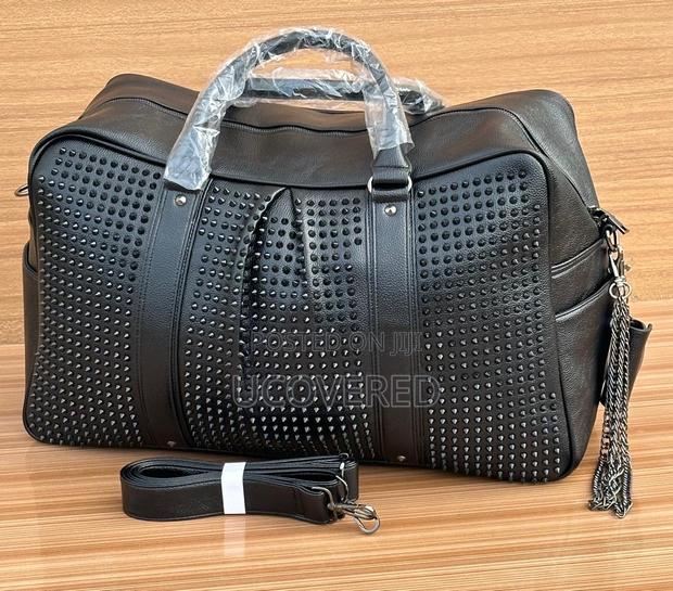 Luxurious Woven Leather Duffle Unisex Bag · Photo 1