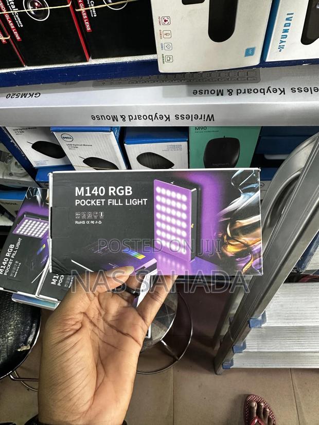 Mini Led Light With Clip · Photo 1