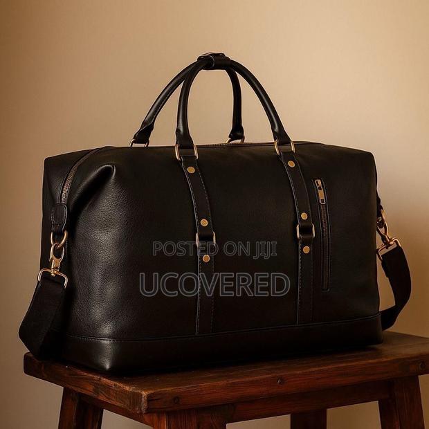 Weekender Travel Unisex Bag With Easy-grip Handles · Photo 8