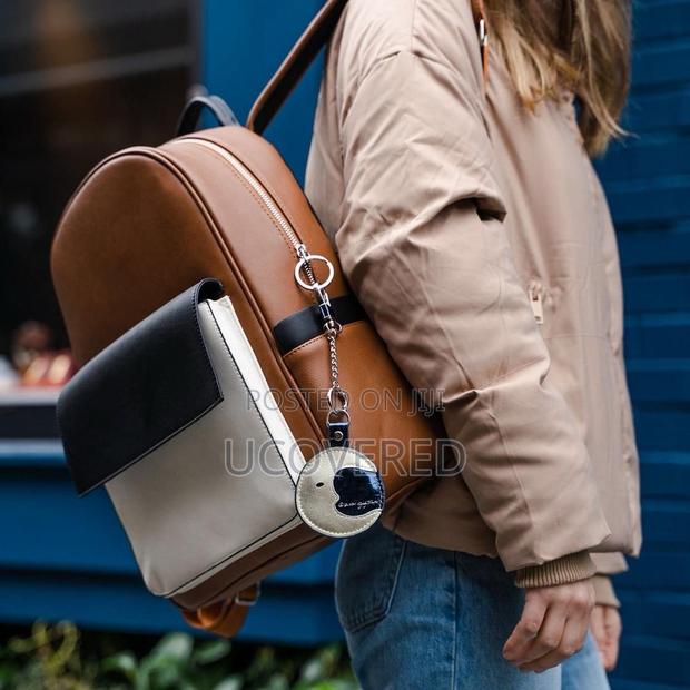 High Quality Waterproof Leather Backpacks · Photo 4