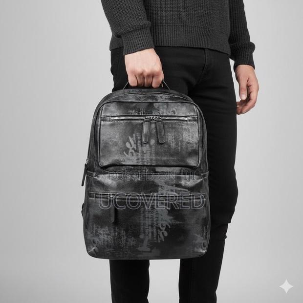 High Quality Waterproof Leather Backpacks · Photo 7