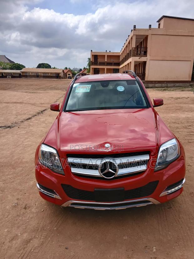 Mercedes-Benz GLK-Class 350 2014 Red · Photo 2