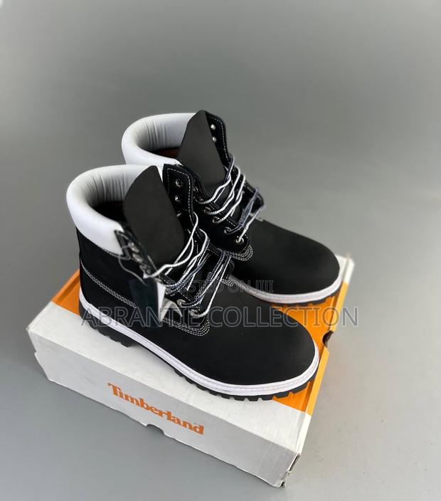 Timberland Boot Black/White Available · Photo 1