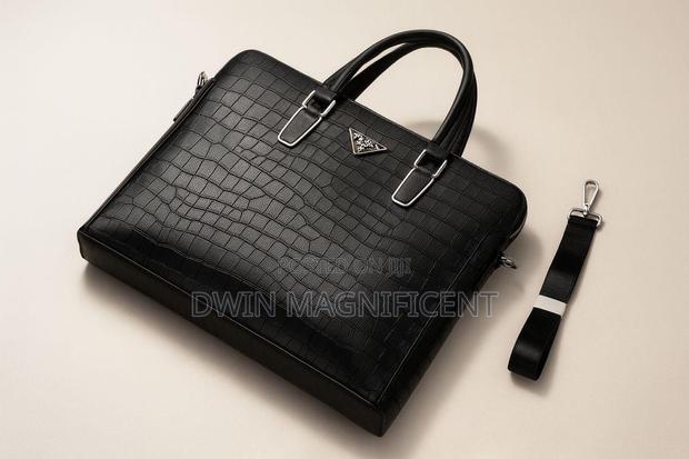 Unisex Waterproof Leather Briefcase Shoulder Laptop Business Bag. · Photo 2
