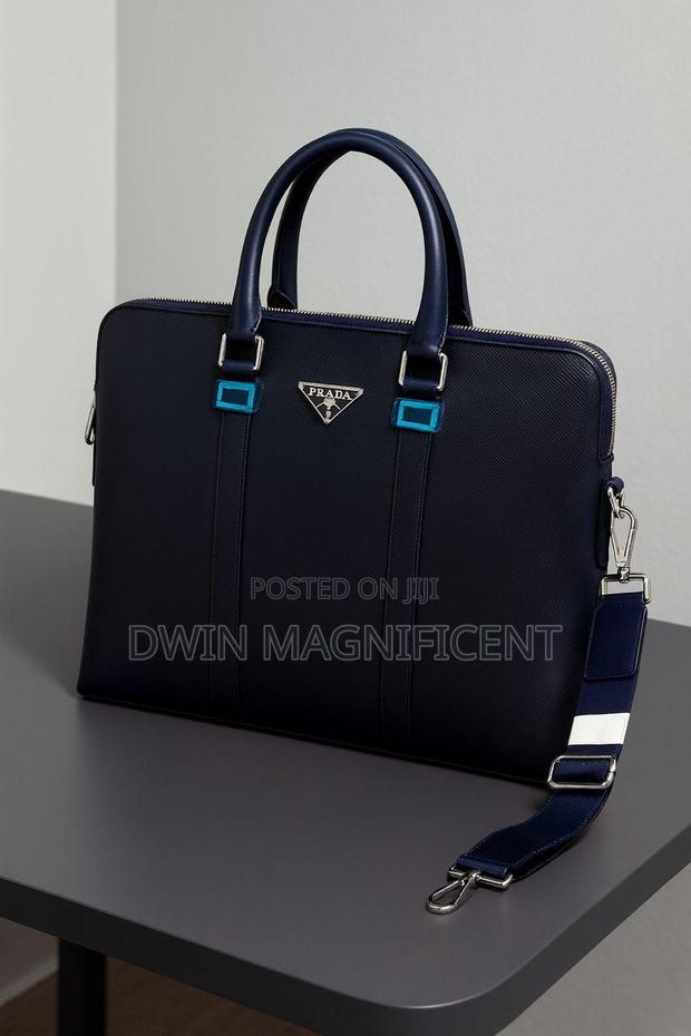 Unisex Waterproof Leather Briefcase Shoulder Laptop Business Bag. · Photo 6