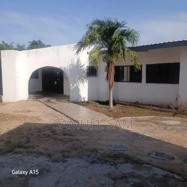 3bdrm House in Tema Community 8 for sale · Photo 2