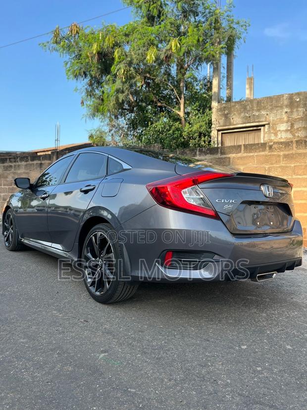 Honda Civic Sport Sedan 2020 Gray · Photo 5