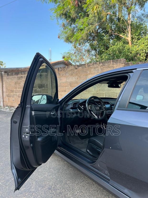 Honda Civic Sport Sedan 2020 Gray · Photo 8