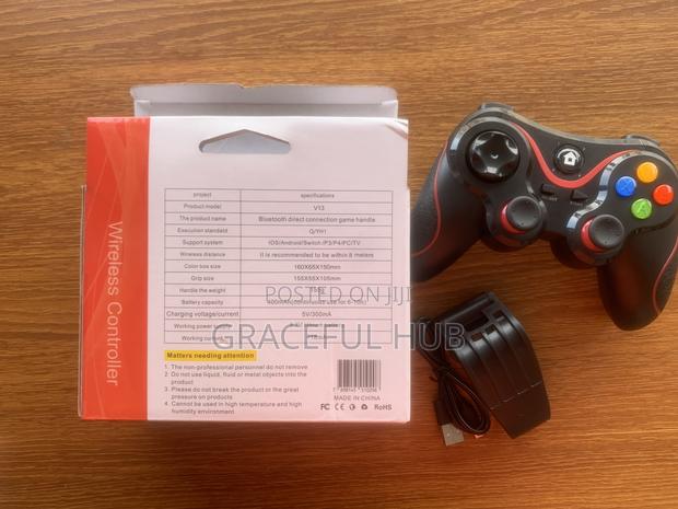 V13 Gamepad · Photo 3