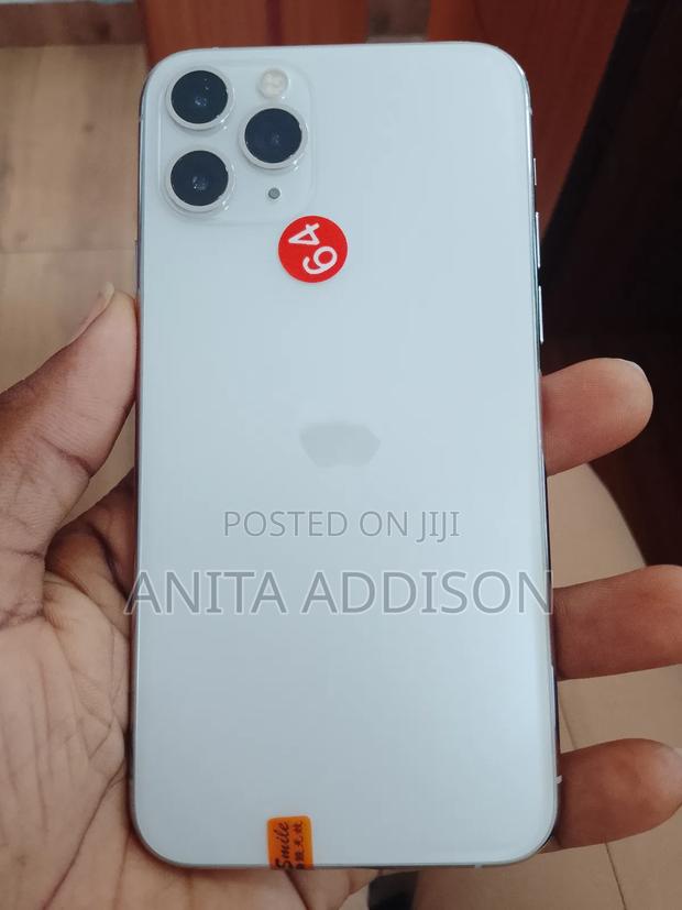 Apple iPhone 11 Pro 64 GB White · Photo 2