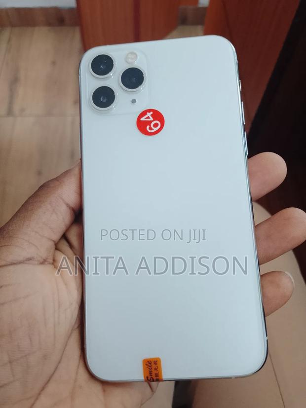 Apple iPhone 11 Pro 64 GB White · Photo 3