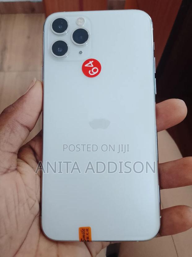 Apple iPhone 11 Pro 64 GB White · Photo 1