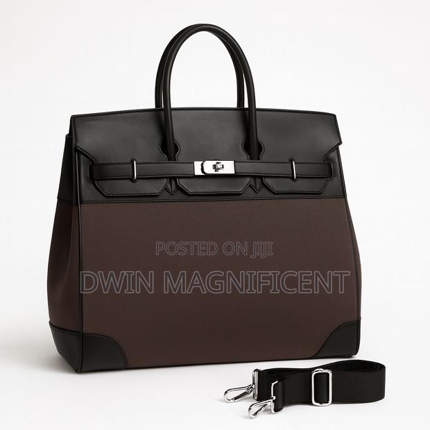 Hermès Cargo Hac Birkin Bag, Style Crafted From Canvas and Leather · Photo 4