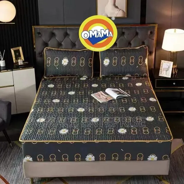 Quality Water Proof Bed Covers in Diff Colors · Photo 1