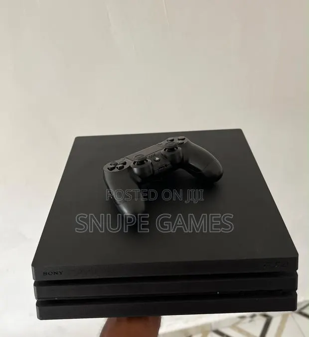 Jailbroken Ps4 Pro With Games · Photo 1