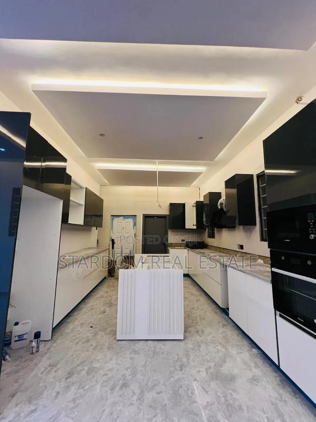 4bdrm Duplex in Abokobi for sale · Photo 2