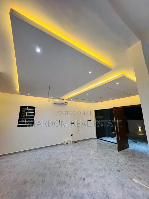 4bdrm Duplex in Abokobi for sale · Photo 3