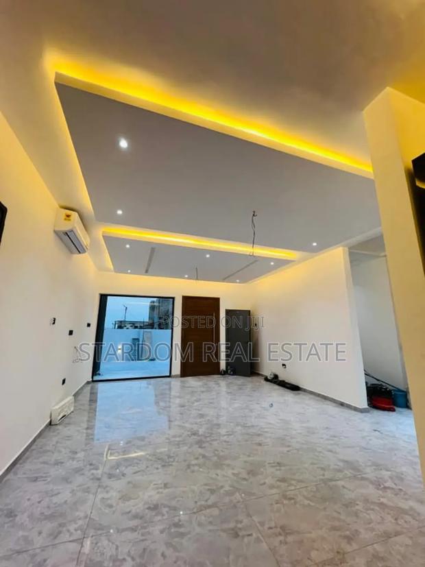4bdrm Duplex in Abokobi for sale · Photo 4