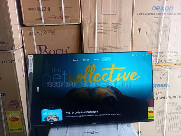 High-Definition Smart Screen for Family Movie Nights and Gaming Fun · Photo 2