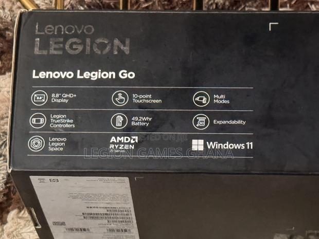 Lenovo Legion Go · Photo 2