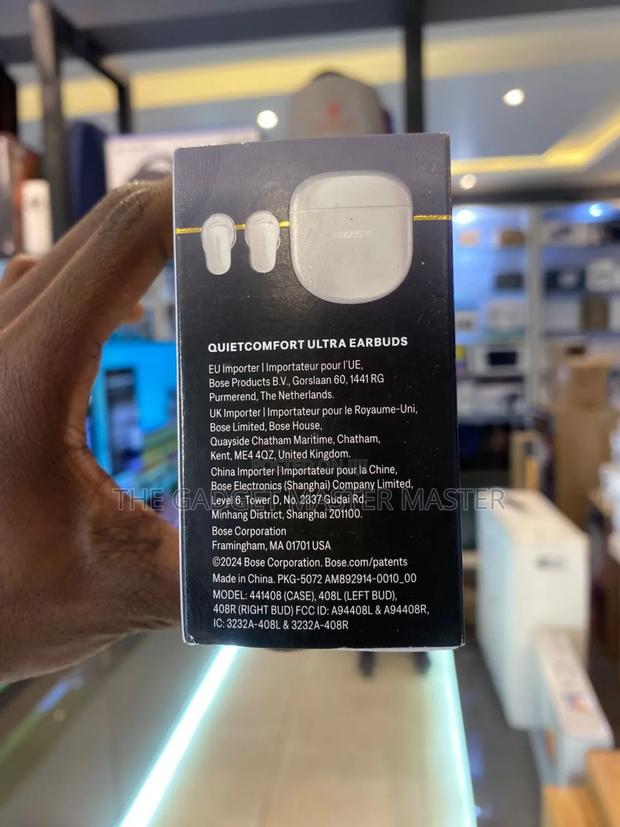 Bose Quietcomfort Ultra Earbuds 60th Edition · Photo 2