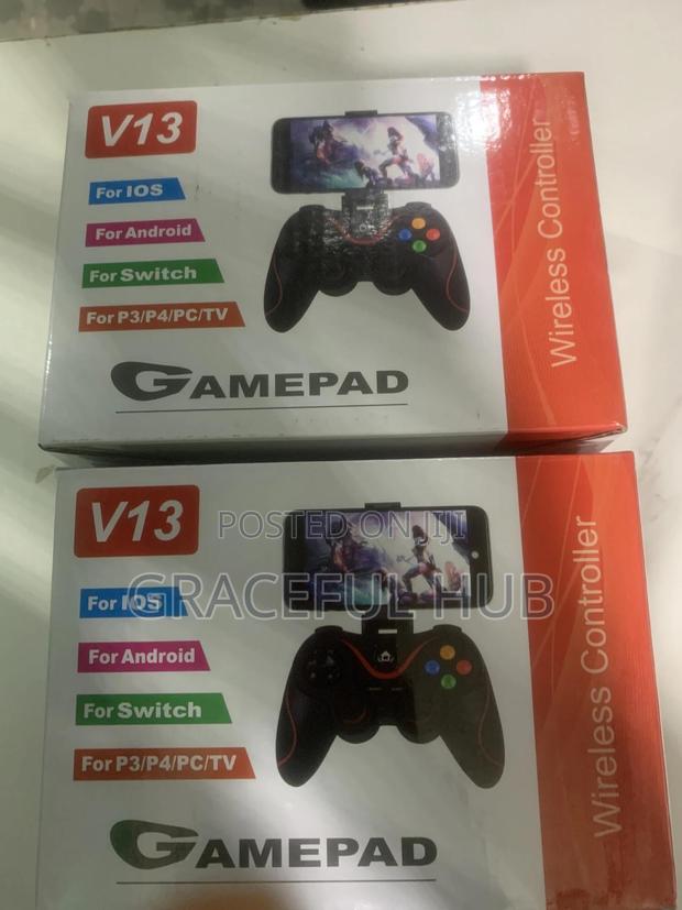 V13 Gamepad · Photo 2