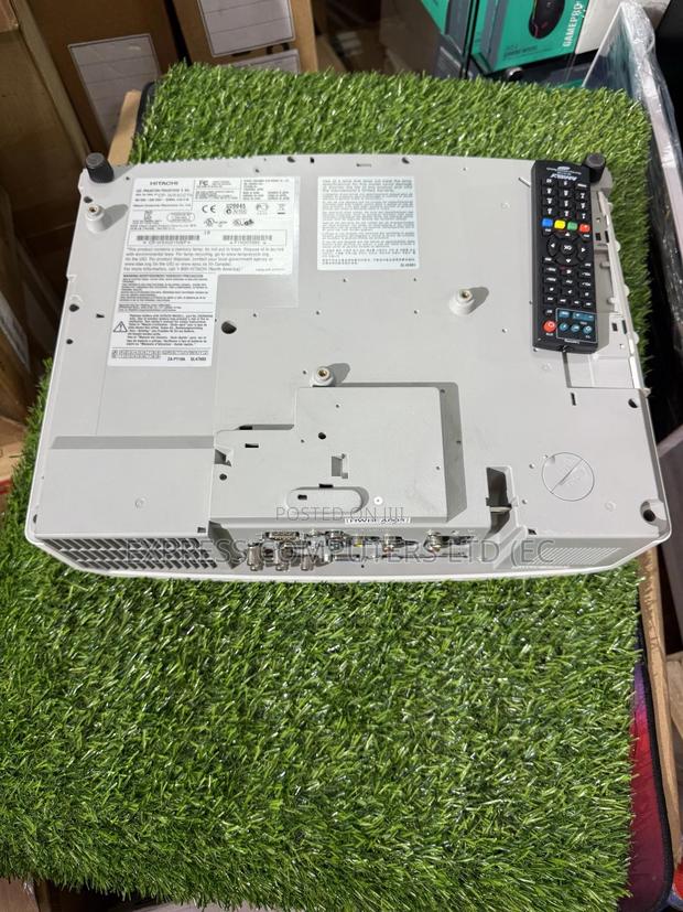 Hitachi 4000 Lumen Original Conference Projector With Remote From Uk · Photo 6